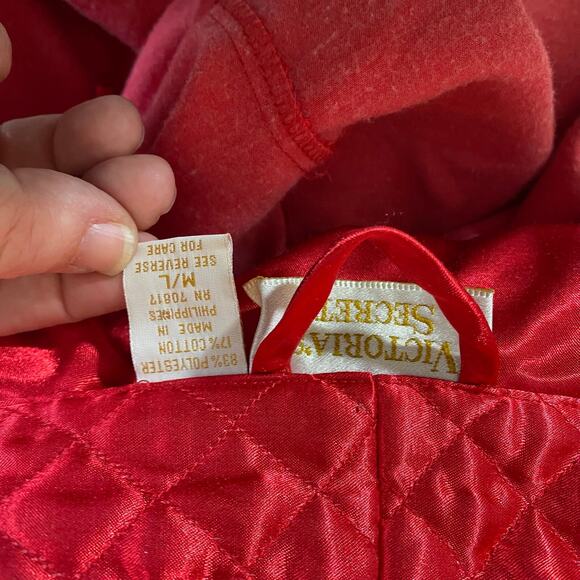 Vintage Victoria’s Secret Red Satin Quilted Robe Belted M/L Embroidered Pocket - Picture 7 of 8